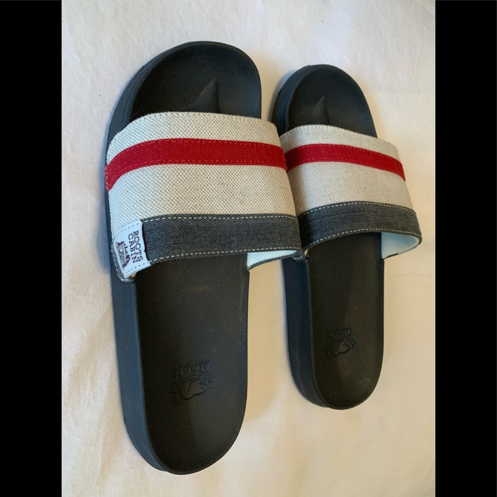 NWOT Women’s Roots Cabin Slides